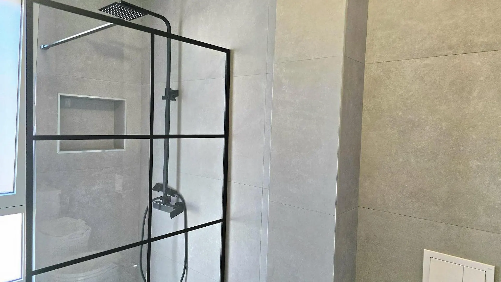 Modern Apartment Near Beach Plazhi San Pietro