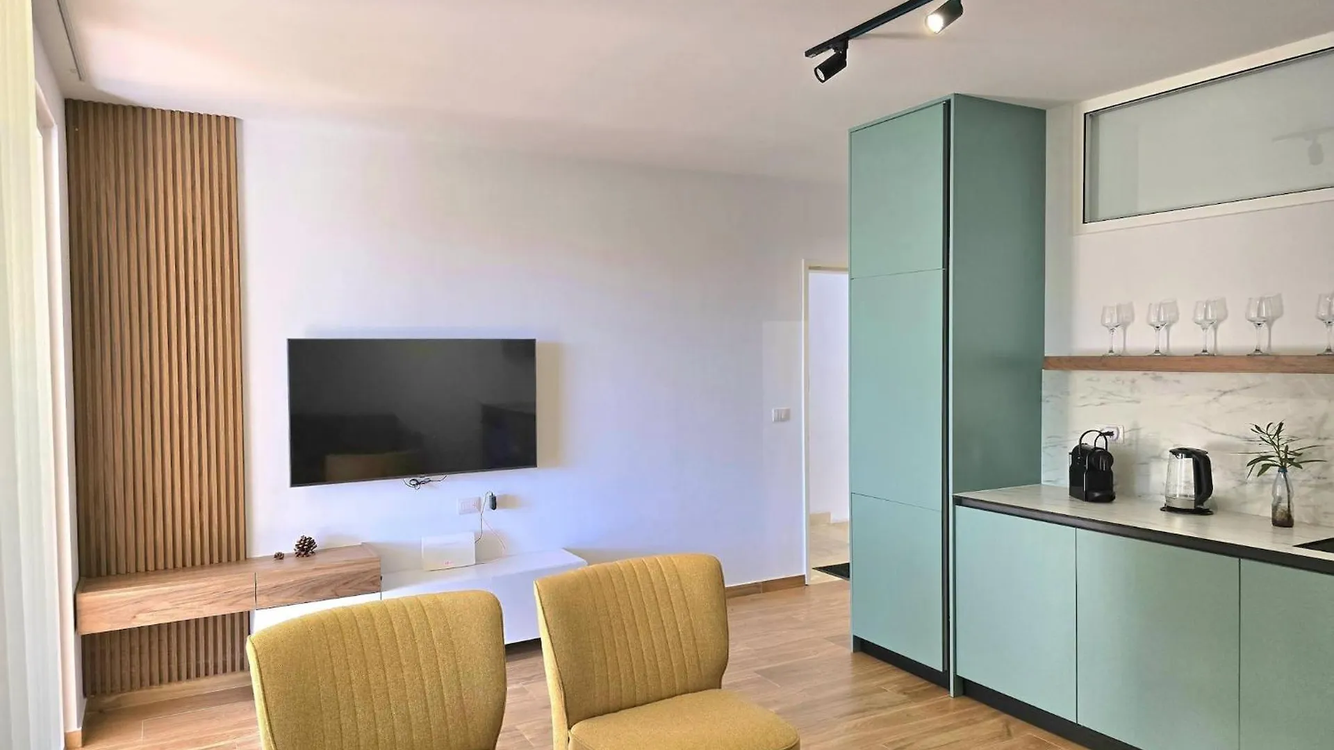 Modern Apartment Near Beach Plazhi San Pietro Albania